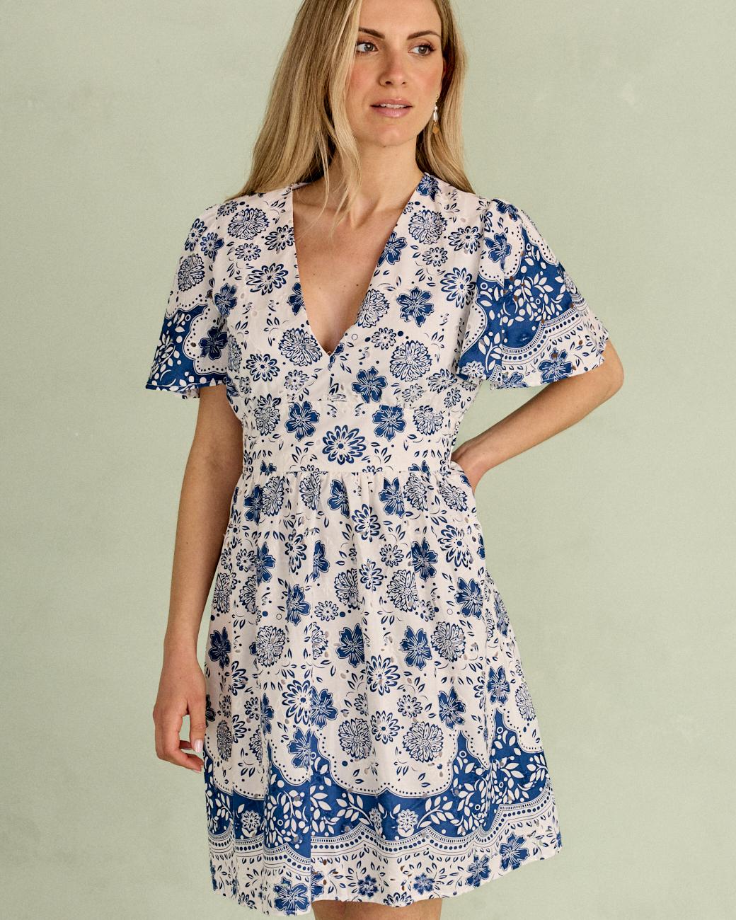 Vestido Corto Flores Milia