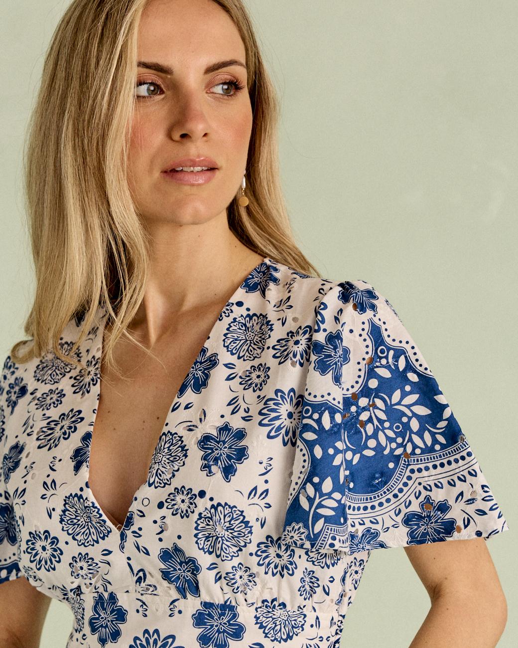 Vestido Corto Flores Milia