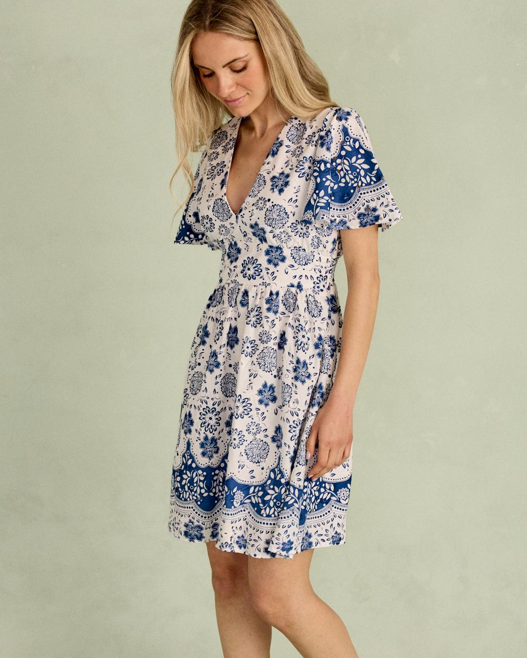 Vestido Corto Flores Milia