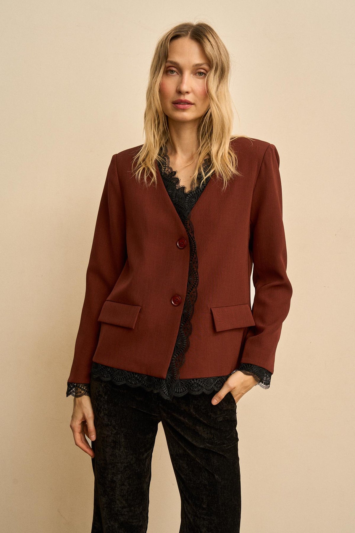 Blazer Solapas Encaje Esmeraline